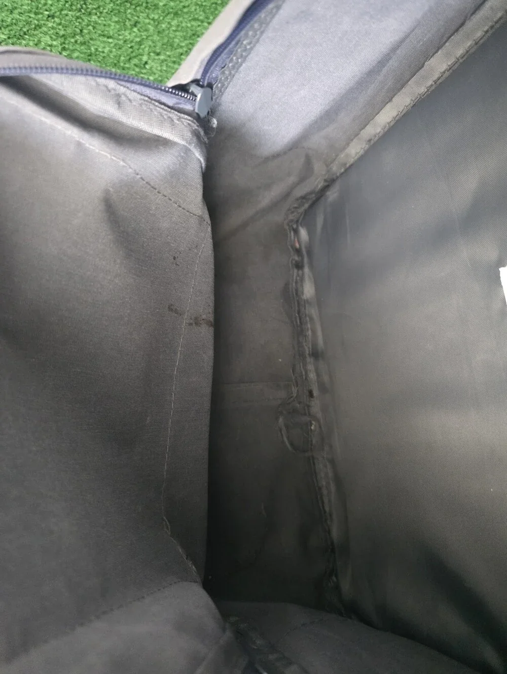 Fjallraven Kånken Backpack in Charcoal with Red Logo